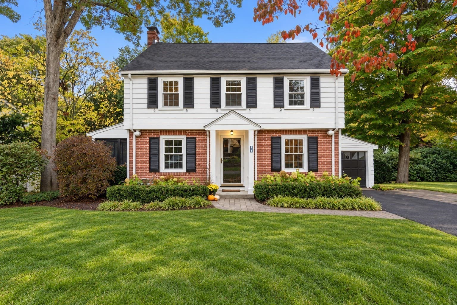 11 Martin Rd, Wellesley MA 02481