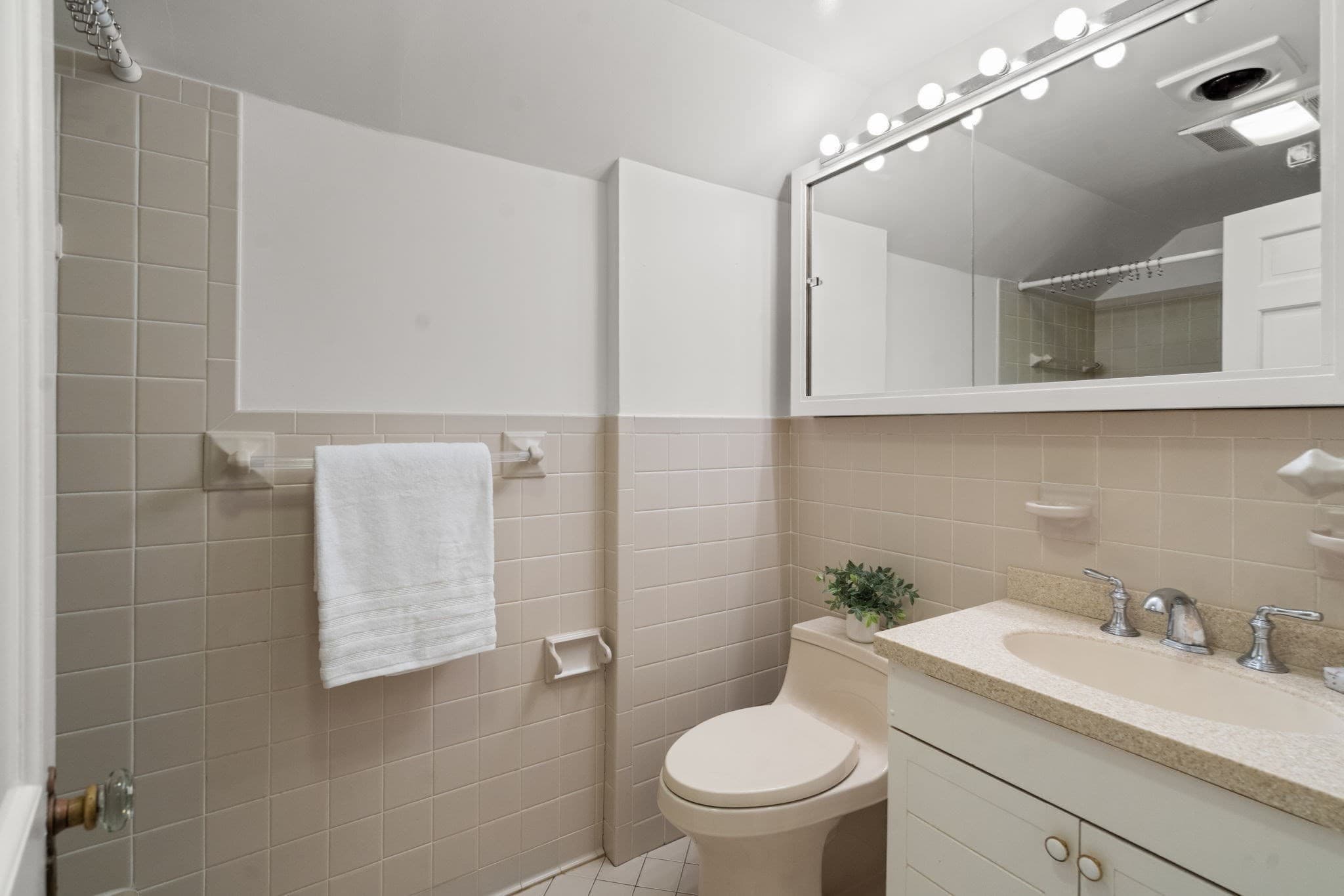 Single Family Residence at 11 Martin Rd, Wellesley MA 02481, photo 19 of 28