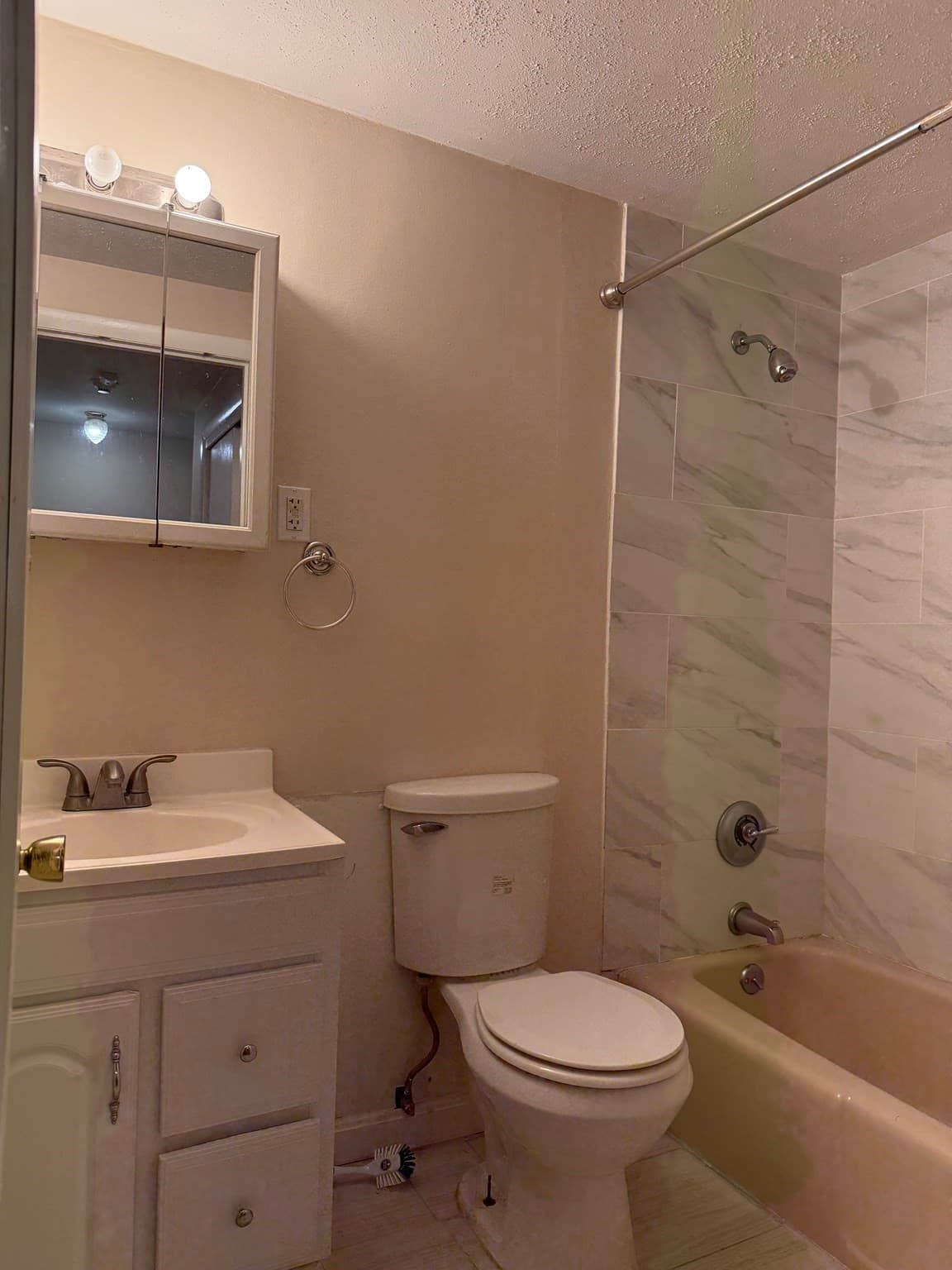 Condominium at 5 Patricia Drive # 5, Tyngsborough MA 01879, photo 24 of 38