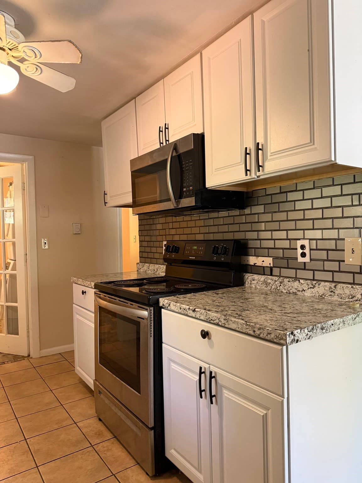 Condominium at 5 Patricia Drive # 5, Tyngsborough MA 01879, photo 11 of 38