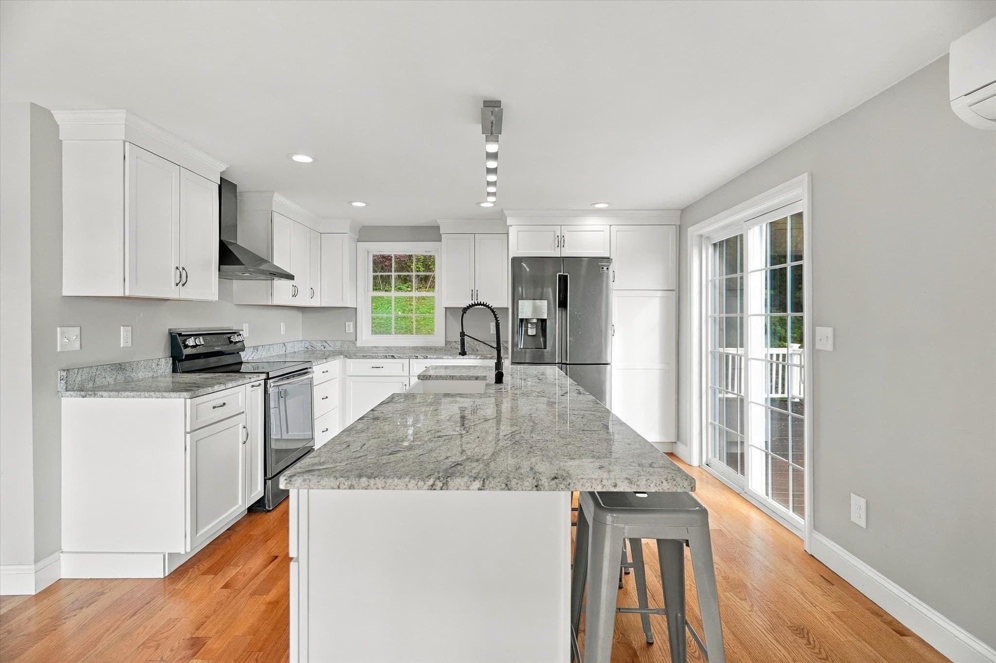 Single Family Residence at 588 Main St, West Newbury MA 01985, West Newbury, photo 3 of 42