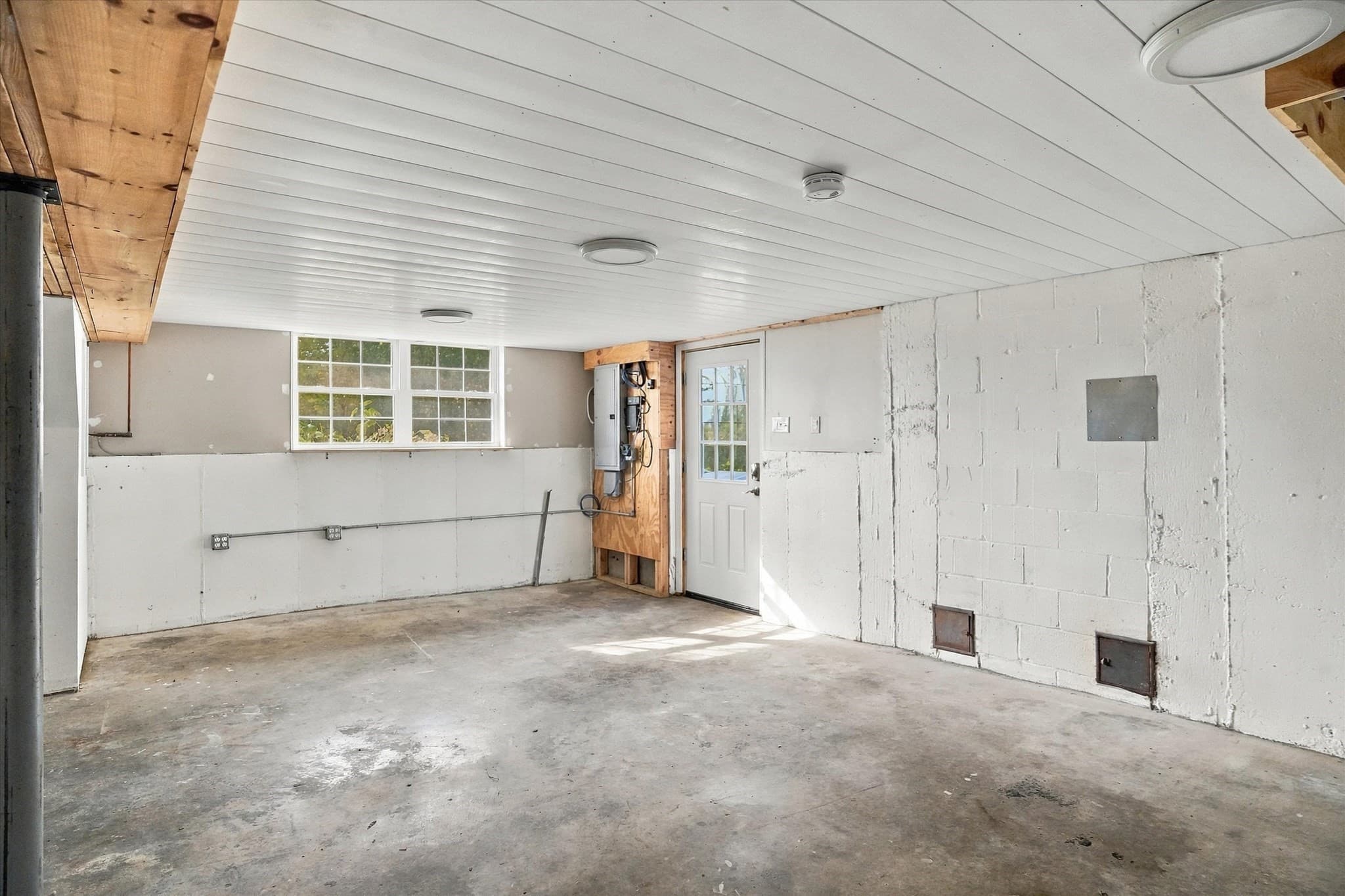 Single Family Residence at 588 Main St, West Newbury MA 01985, West Newbury, photo 28 of 42