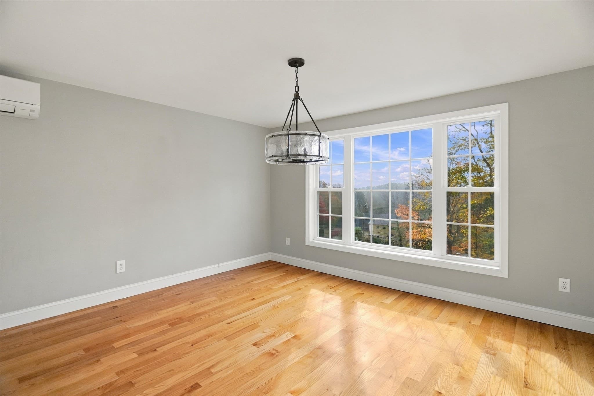 Single Family Residence at 588 Main St, West Newbury MA 01985, West Newbury, photo 10 of 42