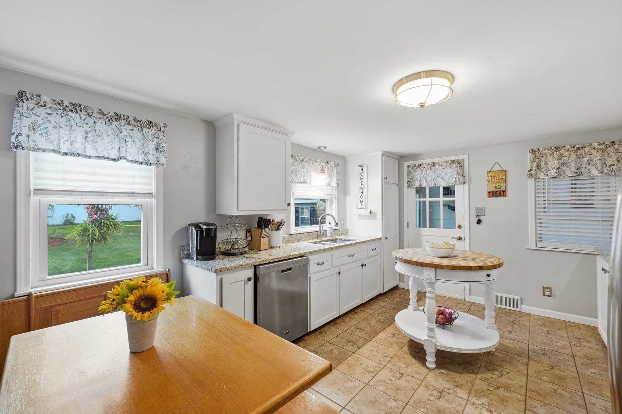 Single Family Residence at 57 Parkview St, Ludlow MA 01056, photo 3 of 42