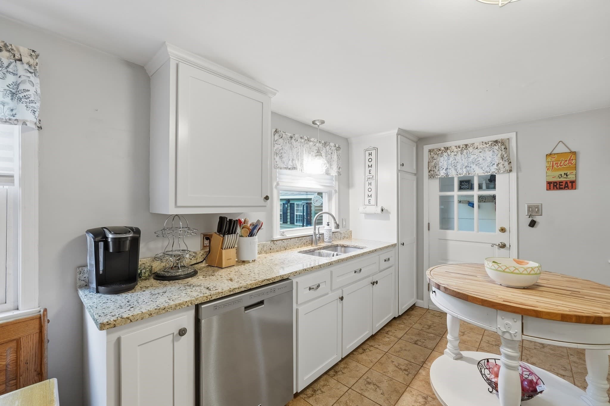 Single Family Residence at 57 Parkview St, Ludlow MA 01056, photo 4 of 42