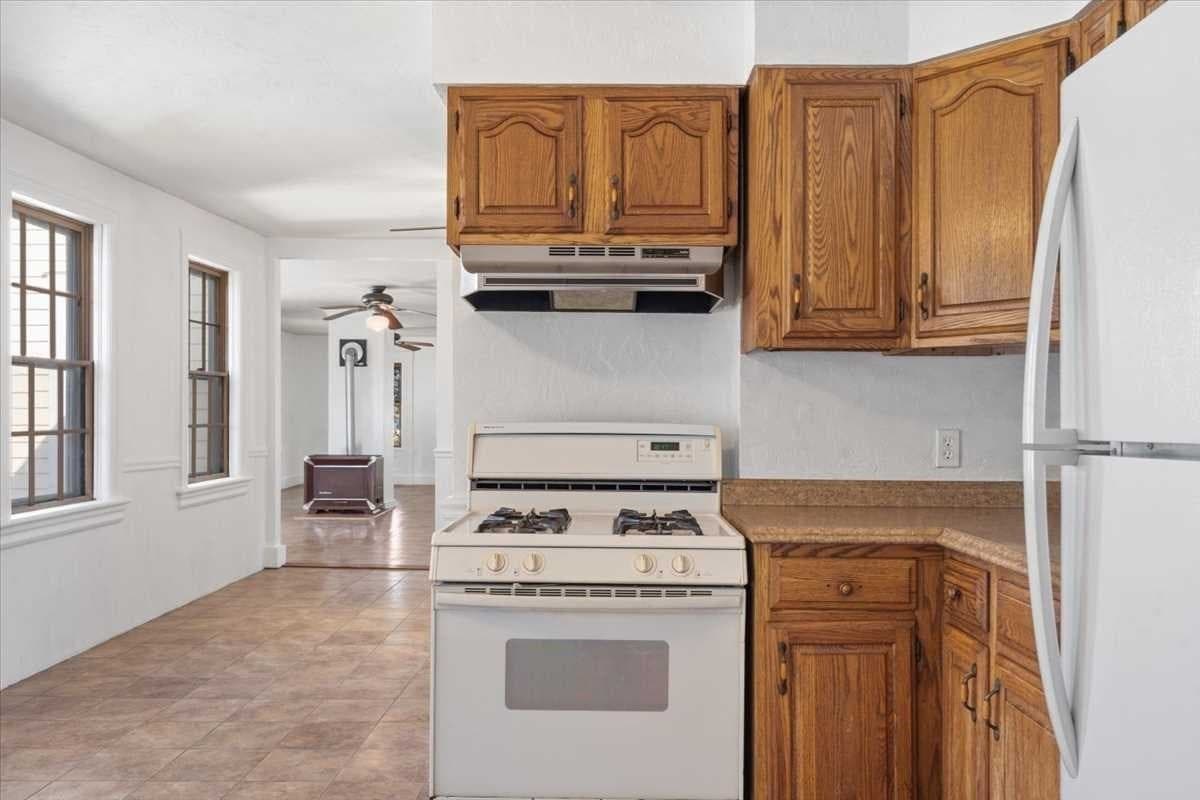 Single Family Residence at 13 Congress St, Worcester MA 01609, photo 16 of 42