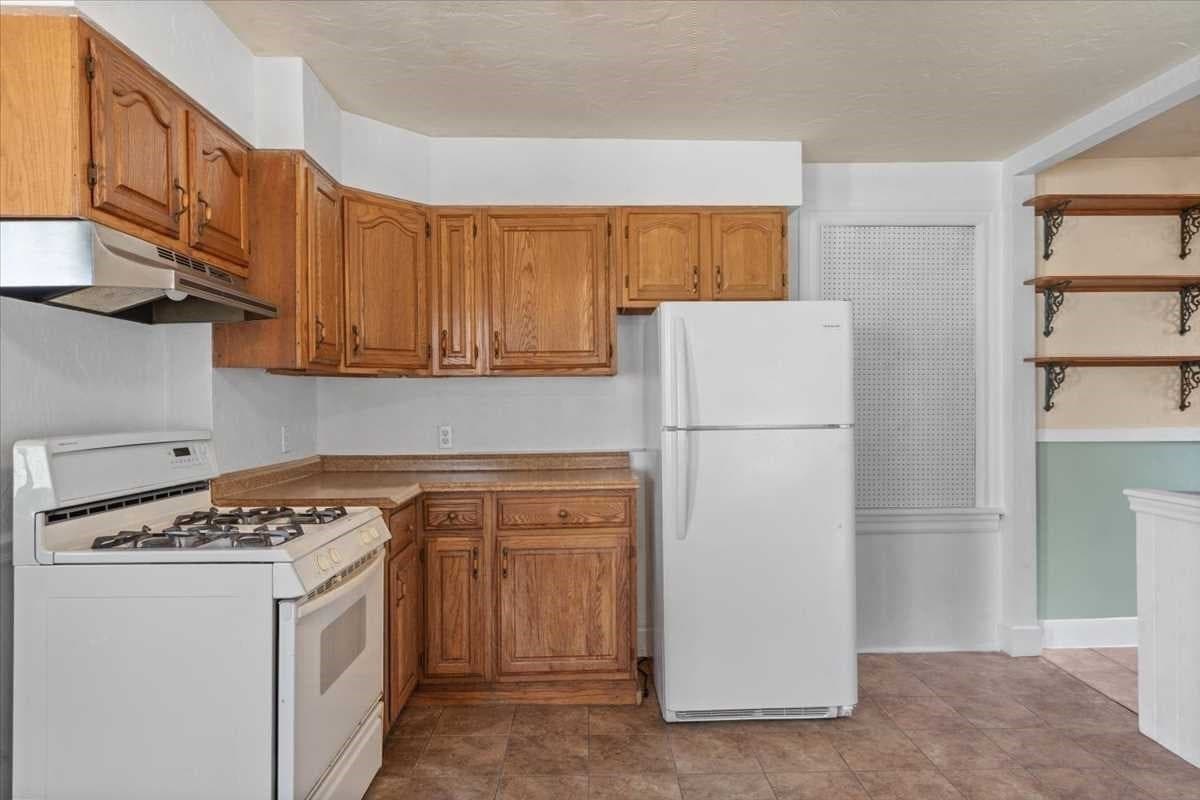 Single Family Residence at 13 Congress St, Worcester MA 01609, photo 15 of 42