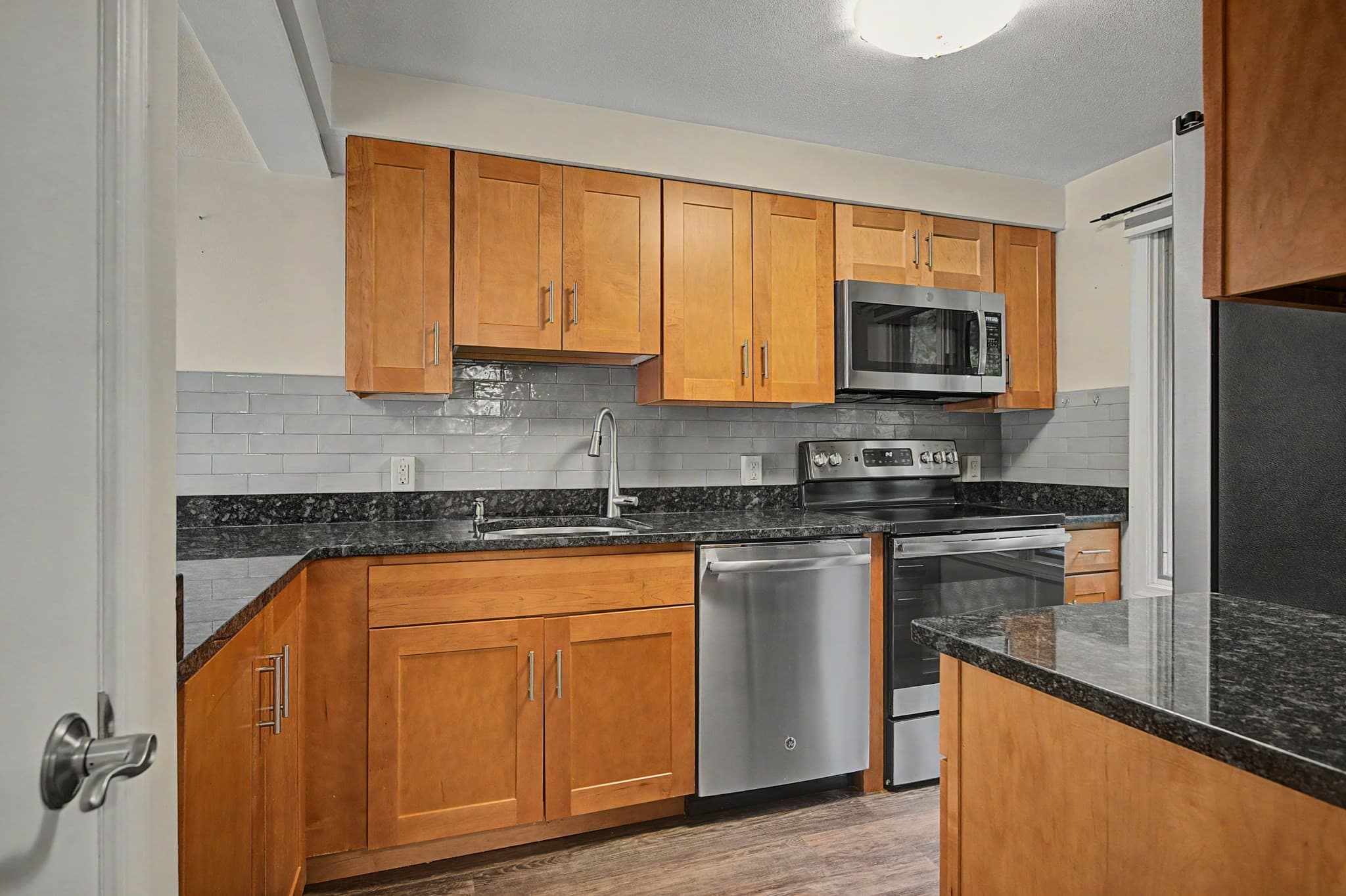 Condominium at 15 Emerson Ct # 15, Amherst MA 01002, photo 5 of 41