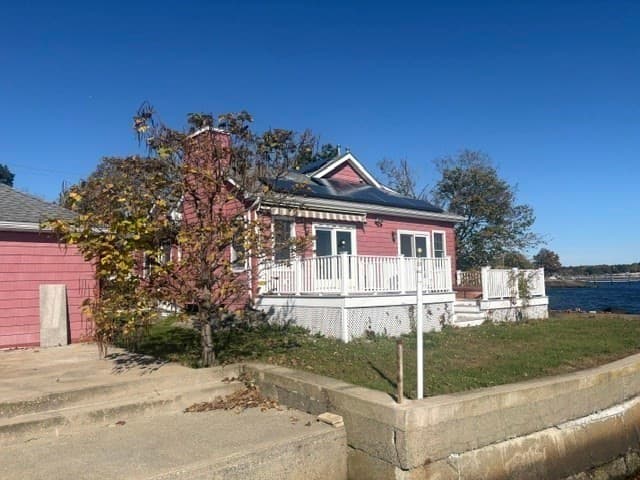 Single Family Residence at 3470 Riverside Ave, Somerset MA 02769, photo 17 of 18