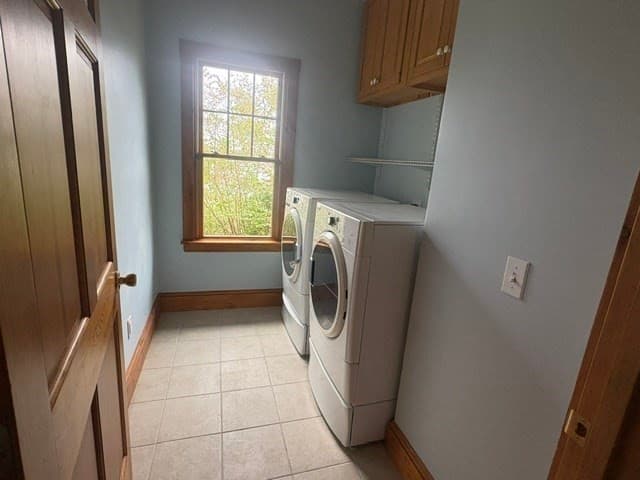Single Family Residence at 3470 Riverside Ave, Somerset MA 02769, photo 12 of 18