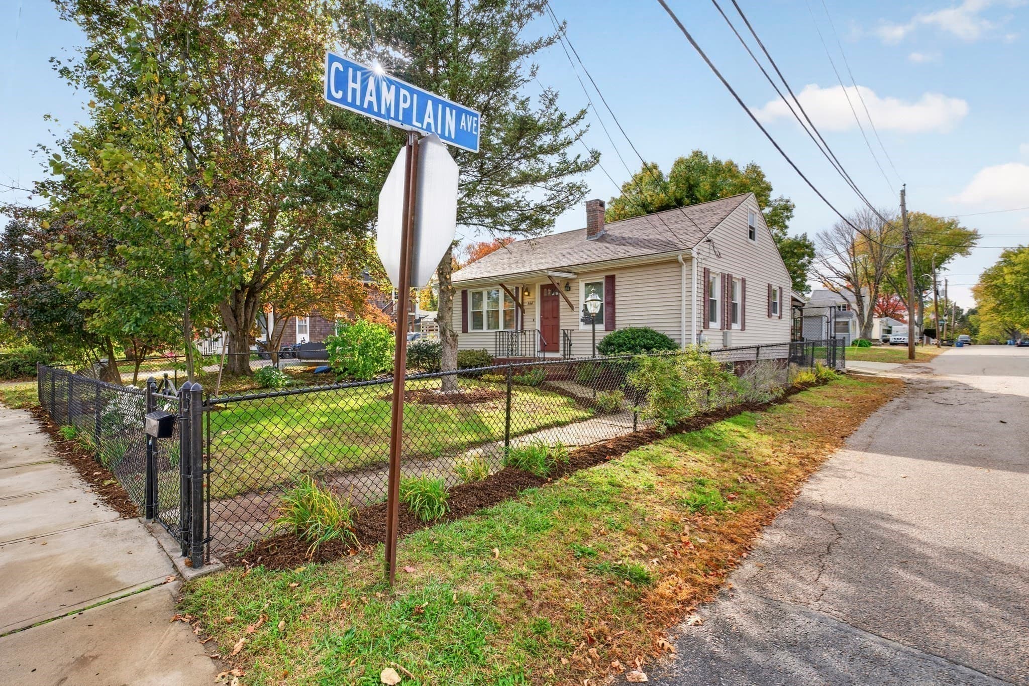 Single Family Residence at 664 Rathbun St, Blackstone MA 01503, Blackstone, photo 3 of 16