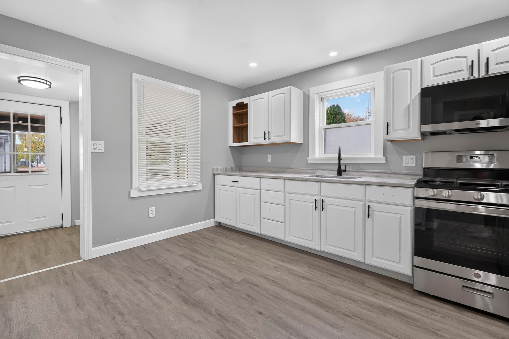 Single Family Residence at 664 Rathbun St, Blackstone MA 01503, Blackstone, photo 5 of 16