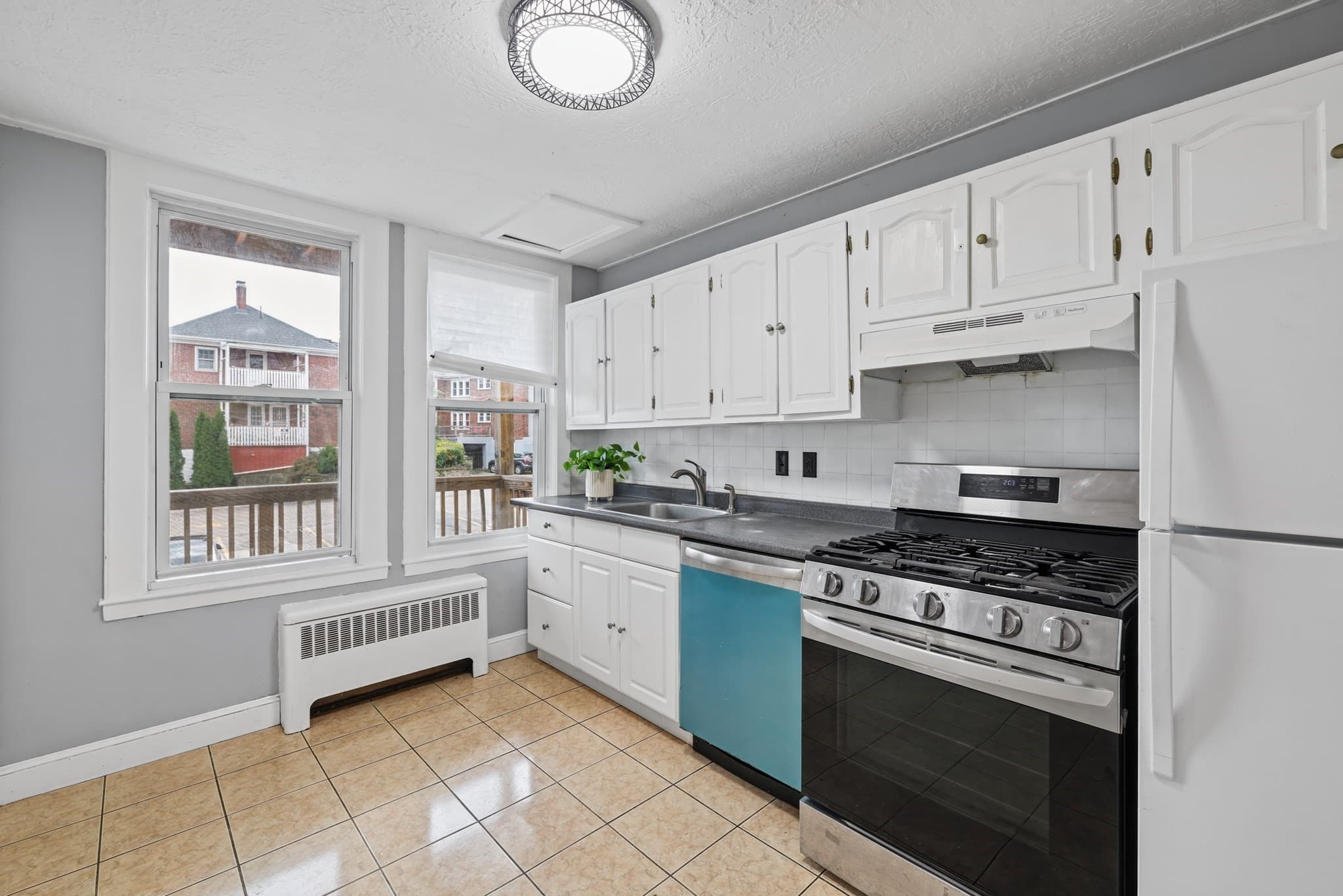 1726 Commonwealth Ave # 4, Boston MA 02135