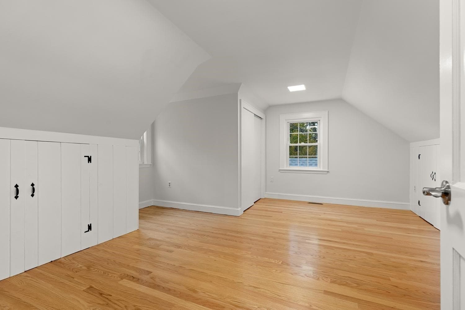 Single Family Residence at 12 "hog Hill Rd., Peabody MA 01960, photo 27 of 42