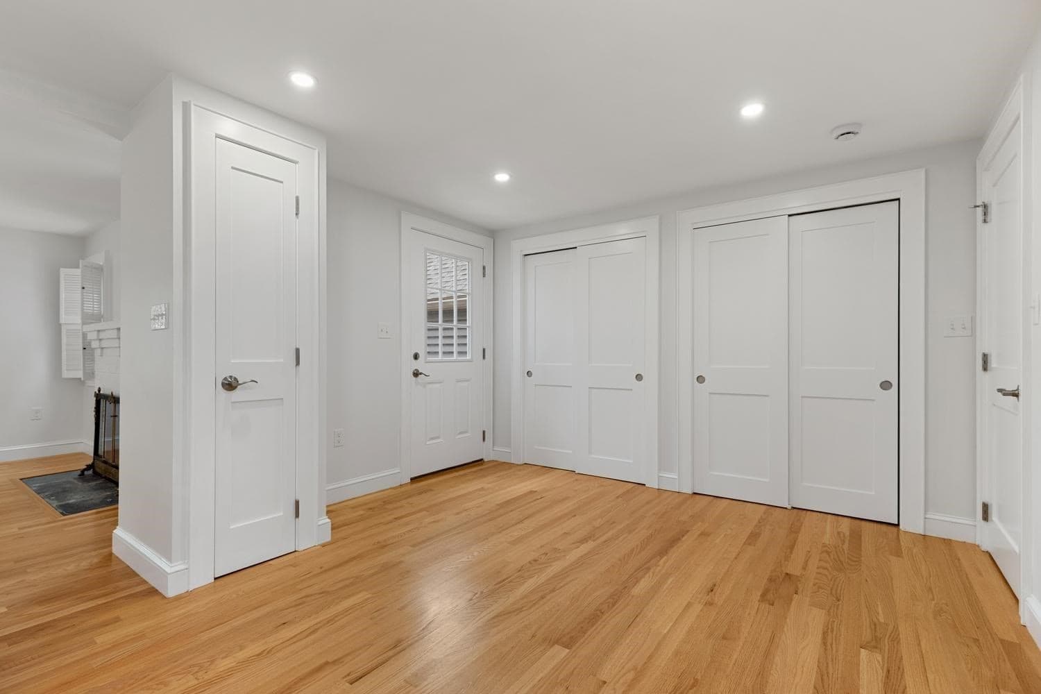 Single Family Residence at 12 "hog Hill Rd., Peabody MA 01960, photo 13 of 42
