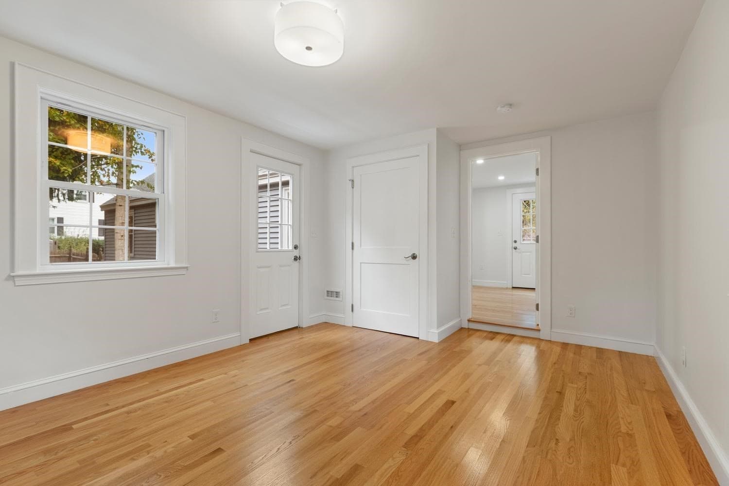 Single Family Residence at 12 "hog Hill Rd., Peabody MA 01960, photo 16 of 42