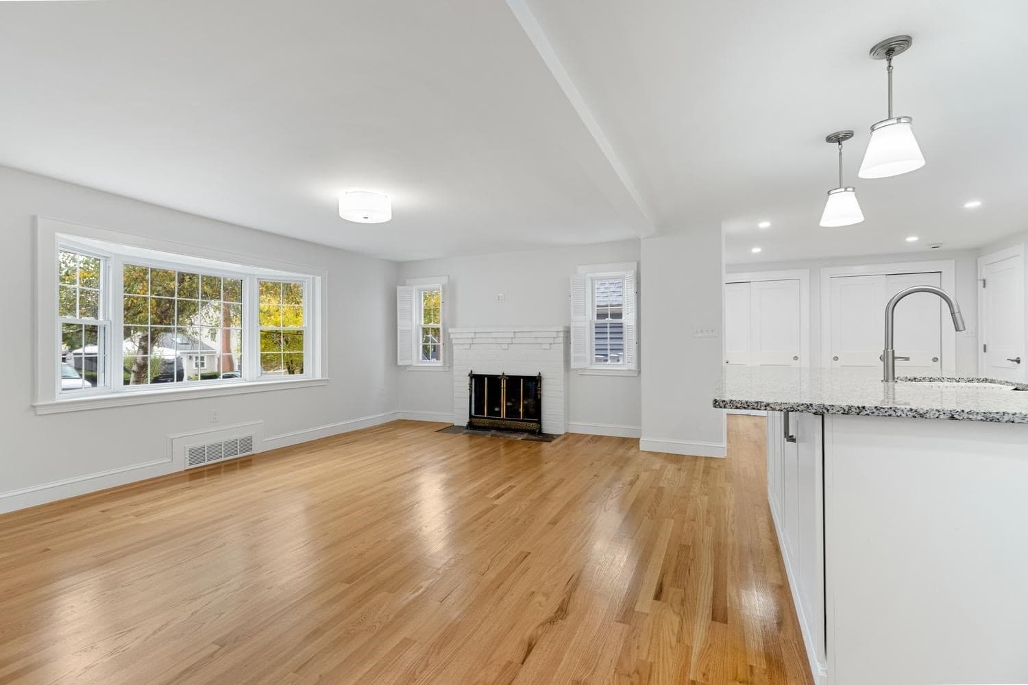 Single Family Residence at 12 "hog Hill Rd., Peabody MA 01960, photo 7 of 42
