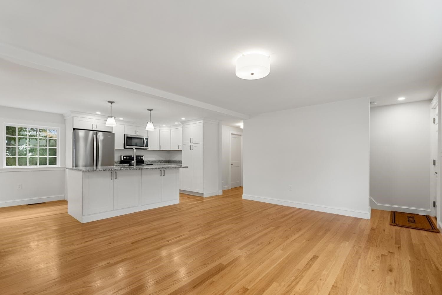 Single Family Residence at 12 "hog Hill Rd., Peabody MA 01960, photo 5 of 42