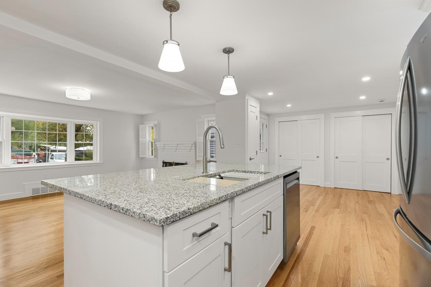 Single Family Residence at 12 "hog Hill Rd., Peabody MA 01960, photo 10 of 42