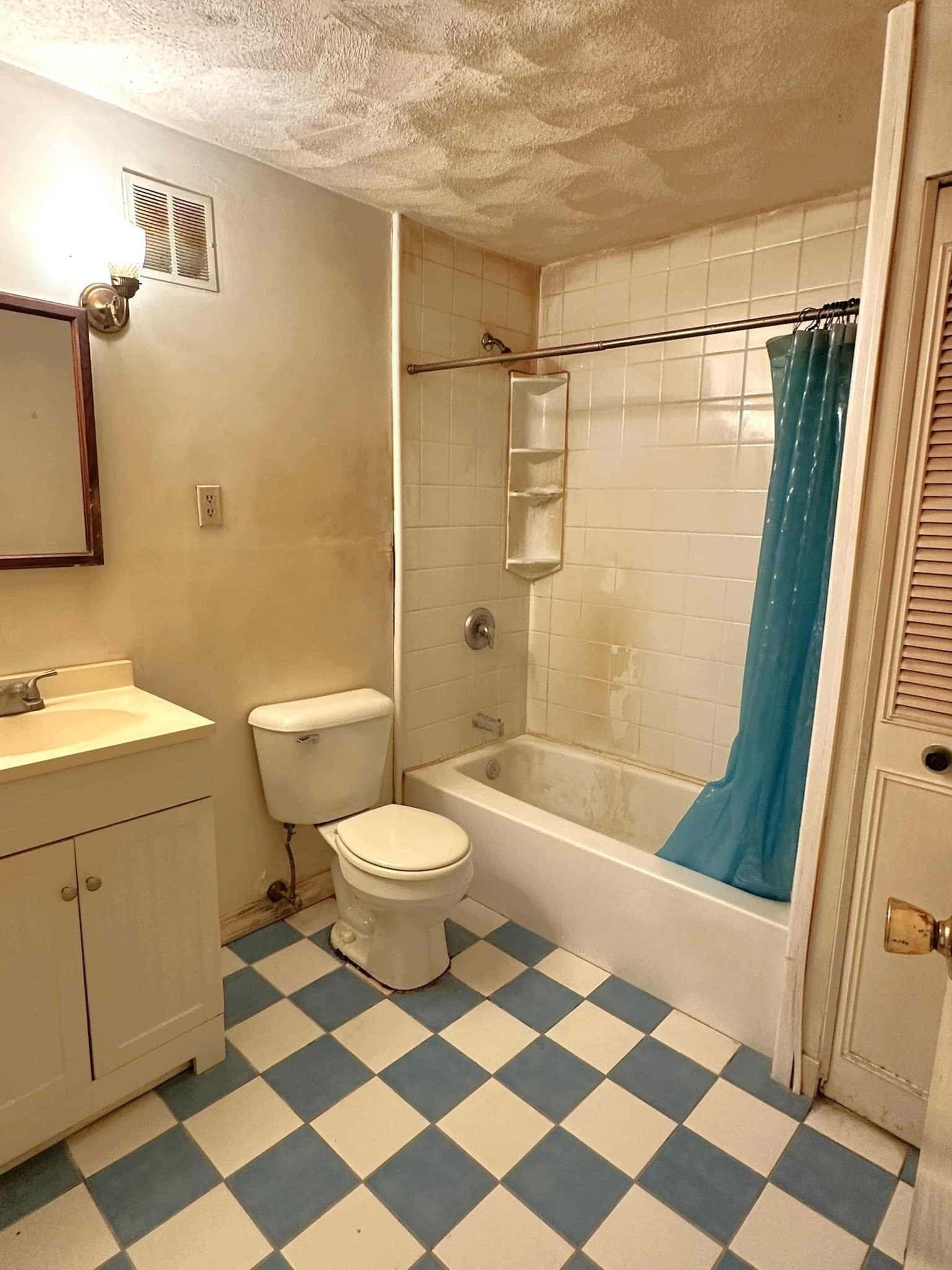 Condominium at 69 Milliken Ave # 1A, Franklin MA 02038, Franklin, photo 8 of 16