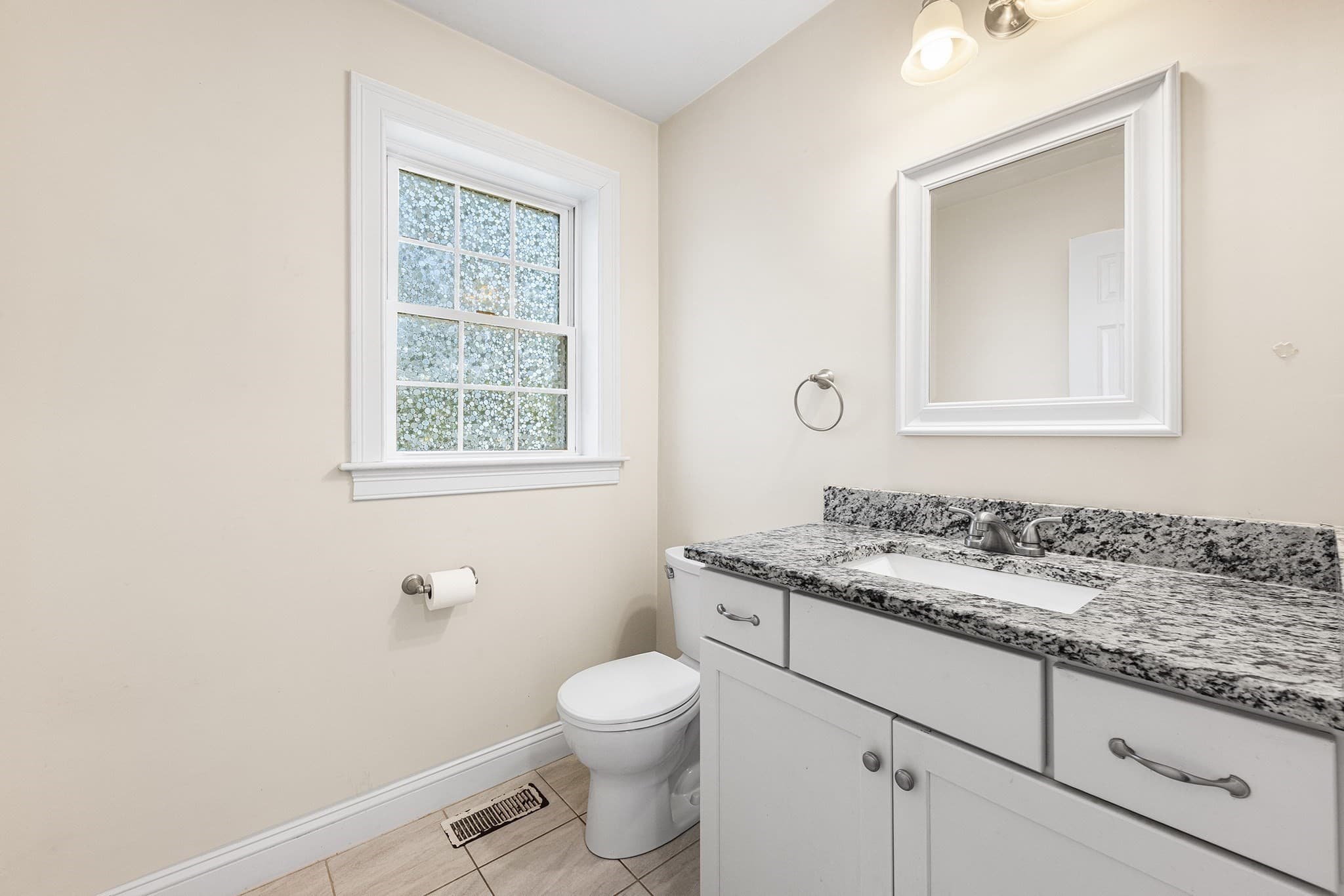 Condominium at 21 Clark St # 21, Abington MA 02351, Abington, photo 13 of 31