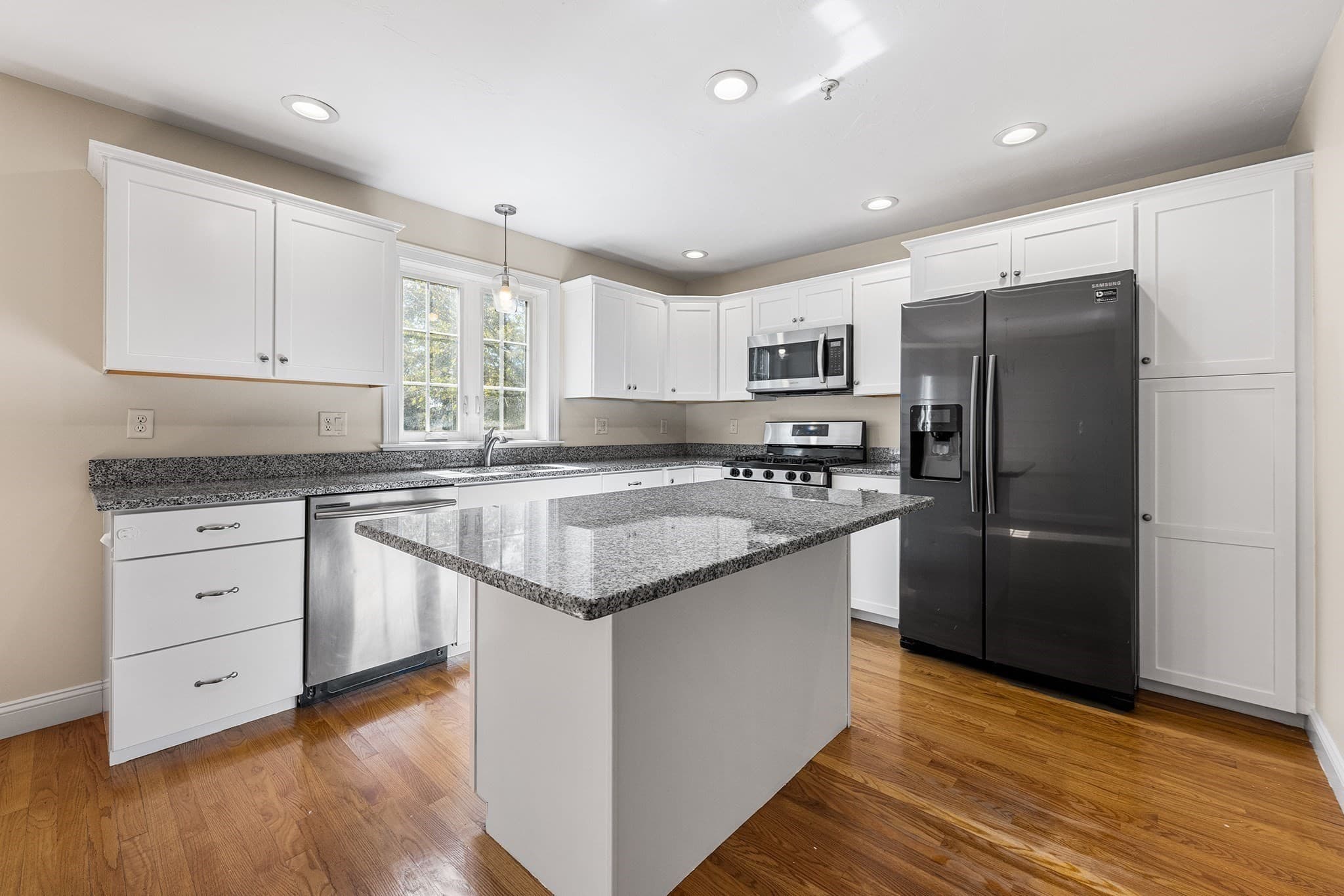 Condominium at 21 Clark St # 21, Abington MA 02351, Abington, photo 9 of 31