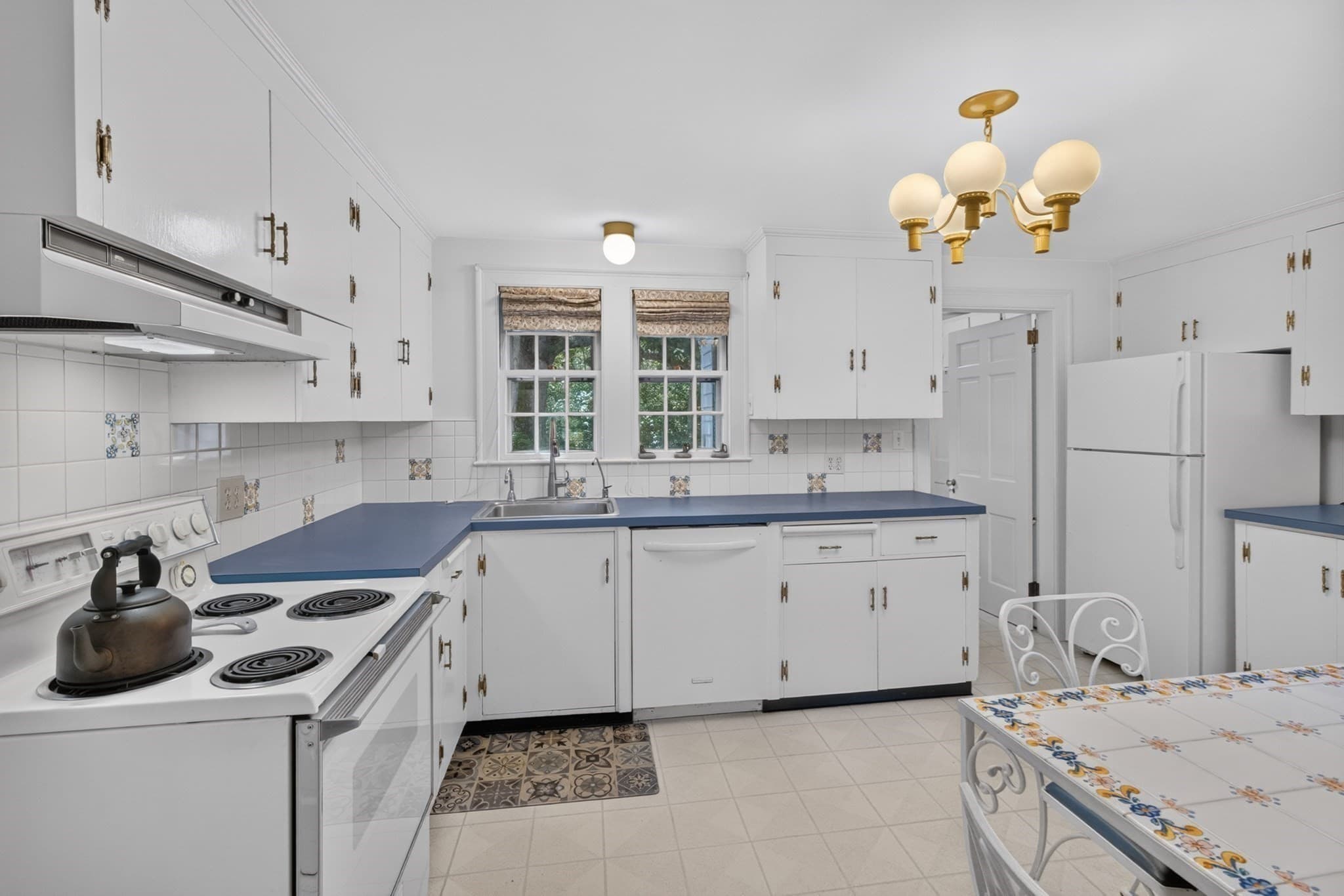 Single Family Residence at 75 Warren Ave, Plymouth MA 02360, Plymouth, photo 10 of 35