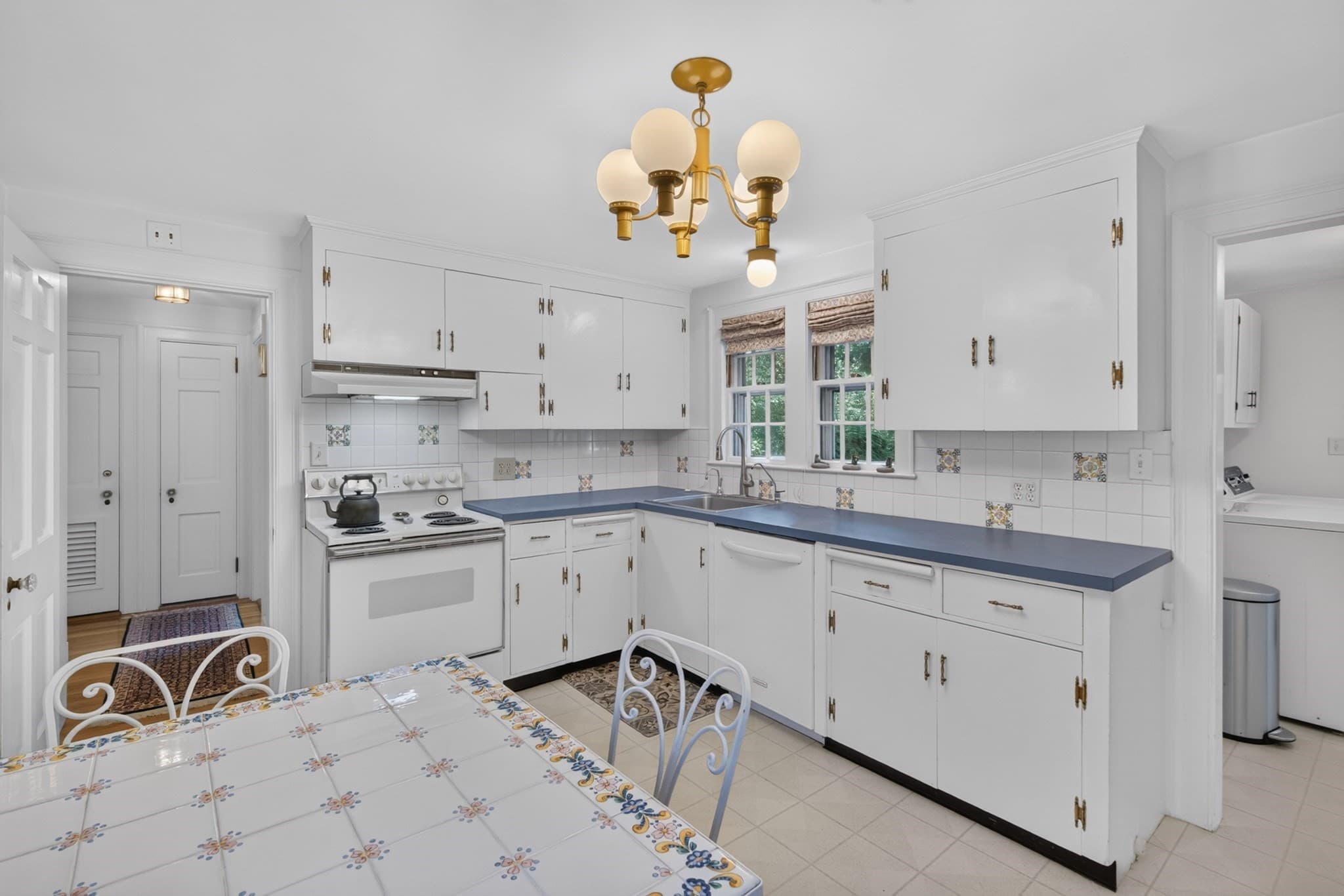 Single Family Residence at 75 Warren Ave, Plymouth MA 02360, Plymouth, photo 8 of 35
