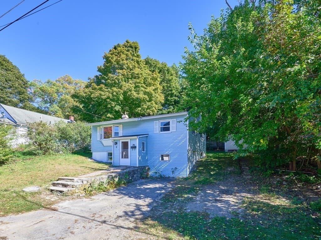 7 Jackson St, Ayer MA 01432
