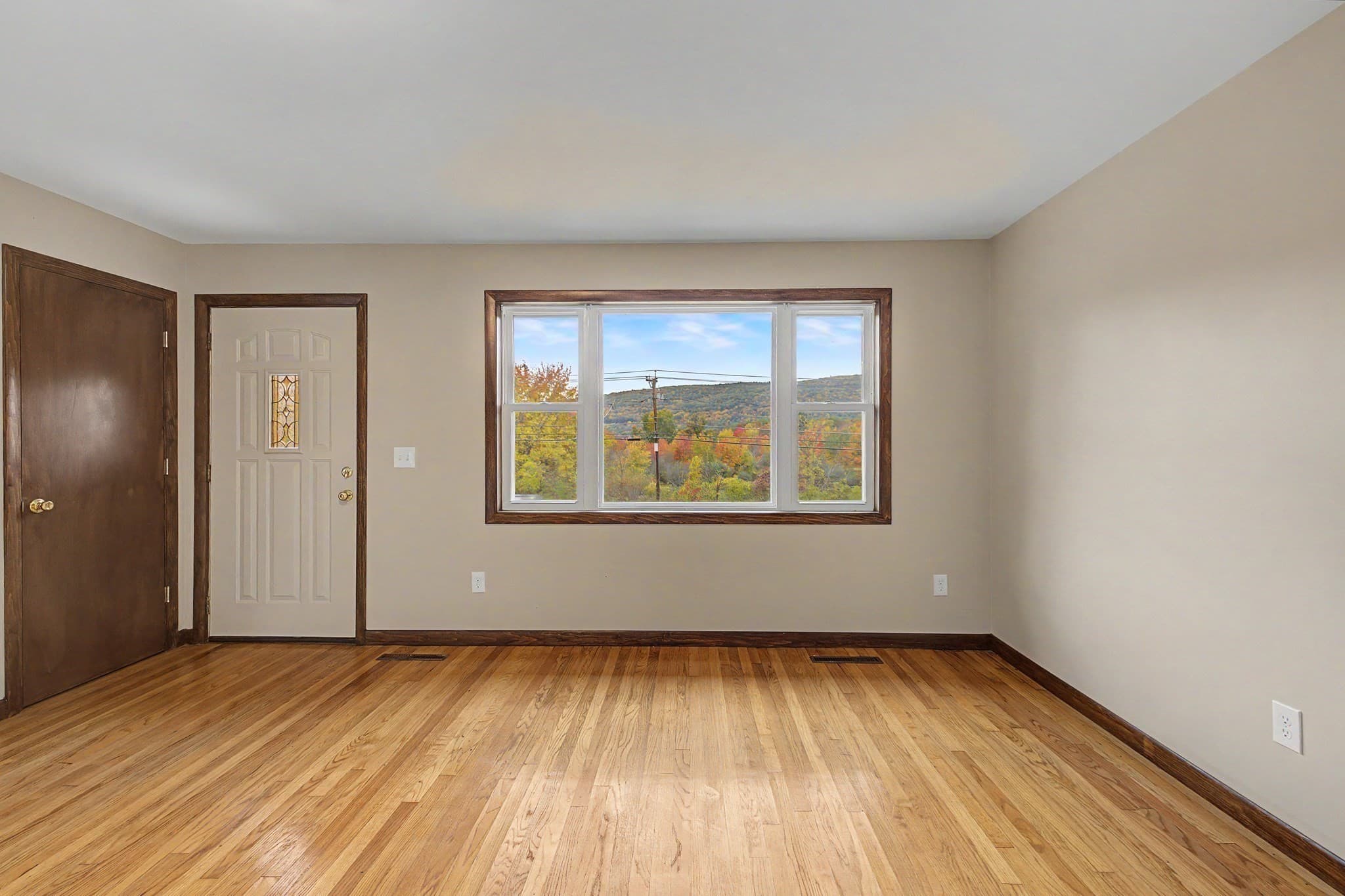 Single Family Residence at 286 Granville Rd, Southwick MA 01077, photo 6 of 42