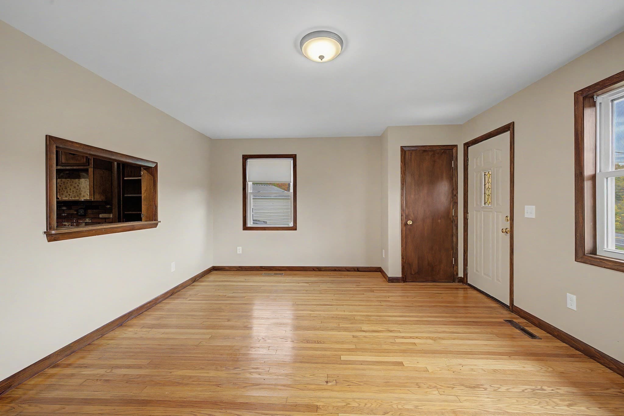 Single Family Residence at 286 Granville Rd, Southwick MA 01077, photo 5 of 42