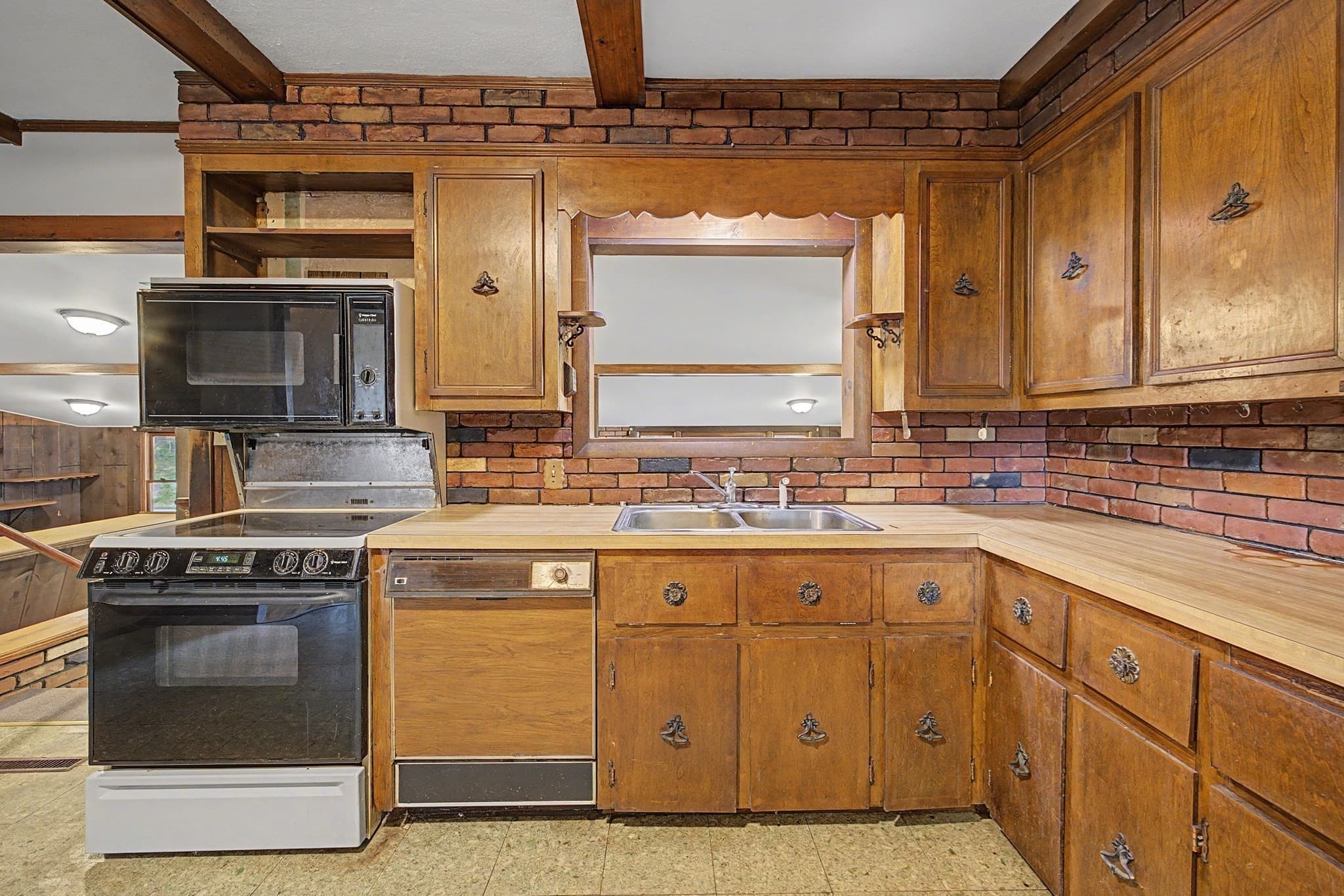 Single Family Residence at 286 Granville Rd, Southwick MA 01077, photo 10 of 42