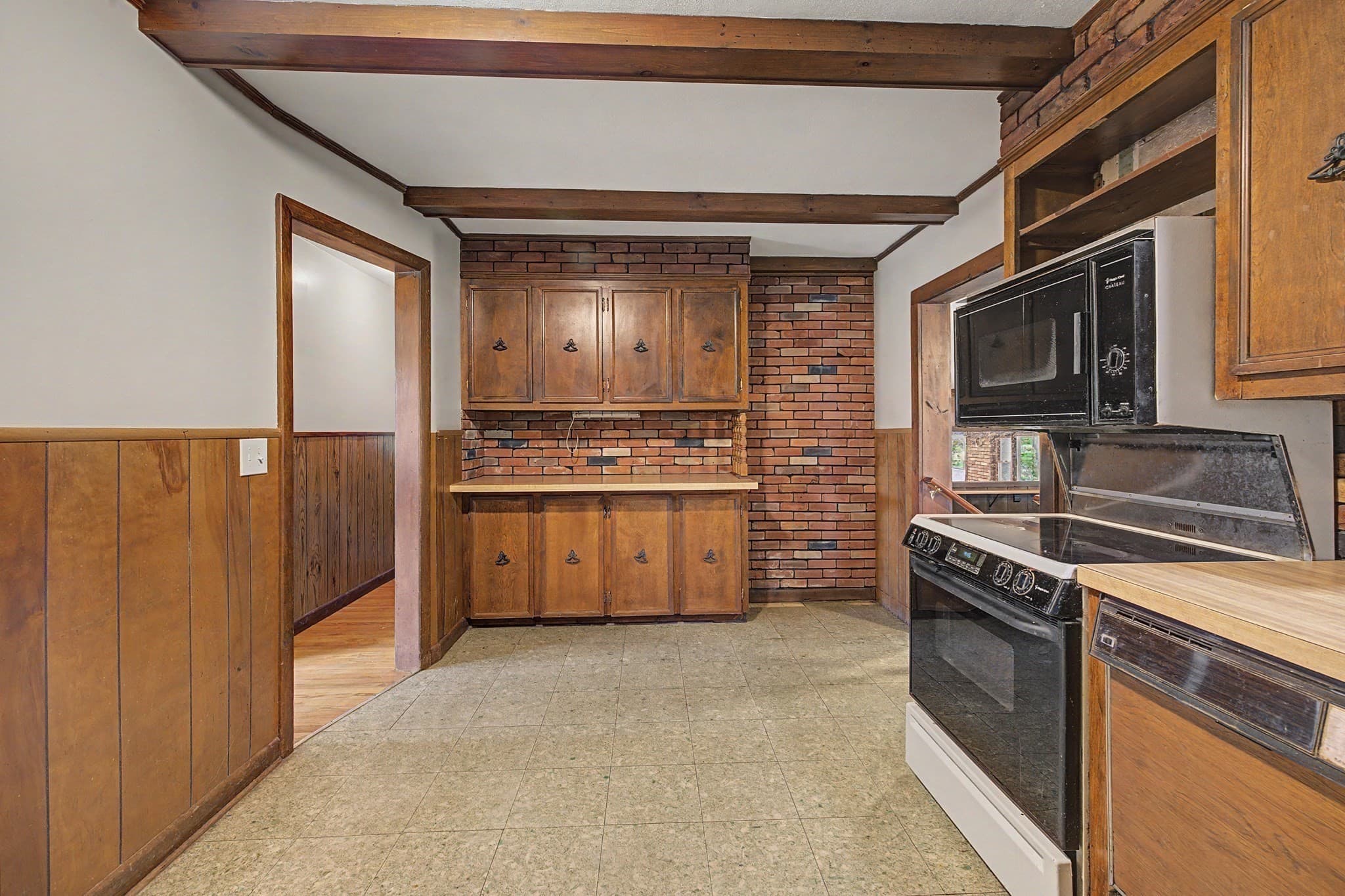 Single Family Residence at 286 Granville Rd, Southwick MA 01077, photo 11 of 42