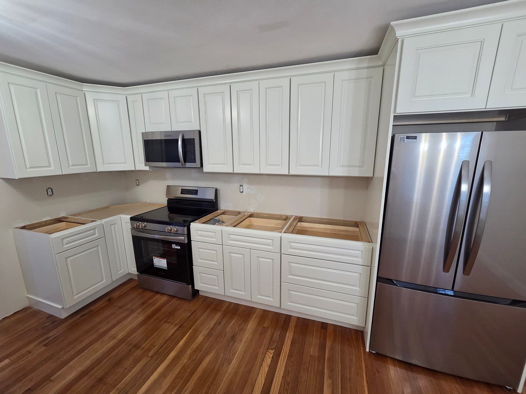 Single Family Residence at 101 Hillside Ave, Somerset MA 02726, photo 7 of 42
