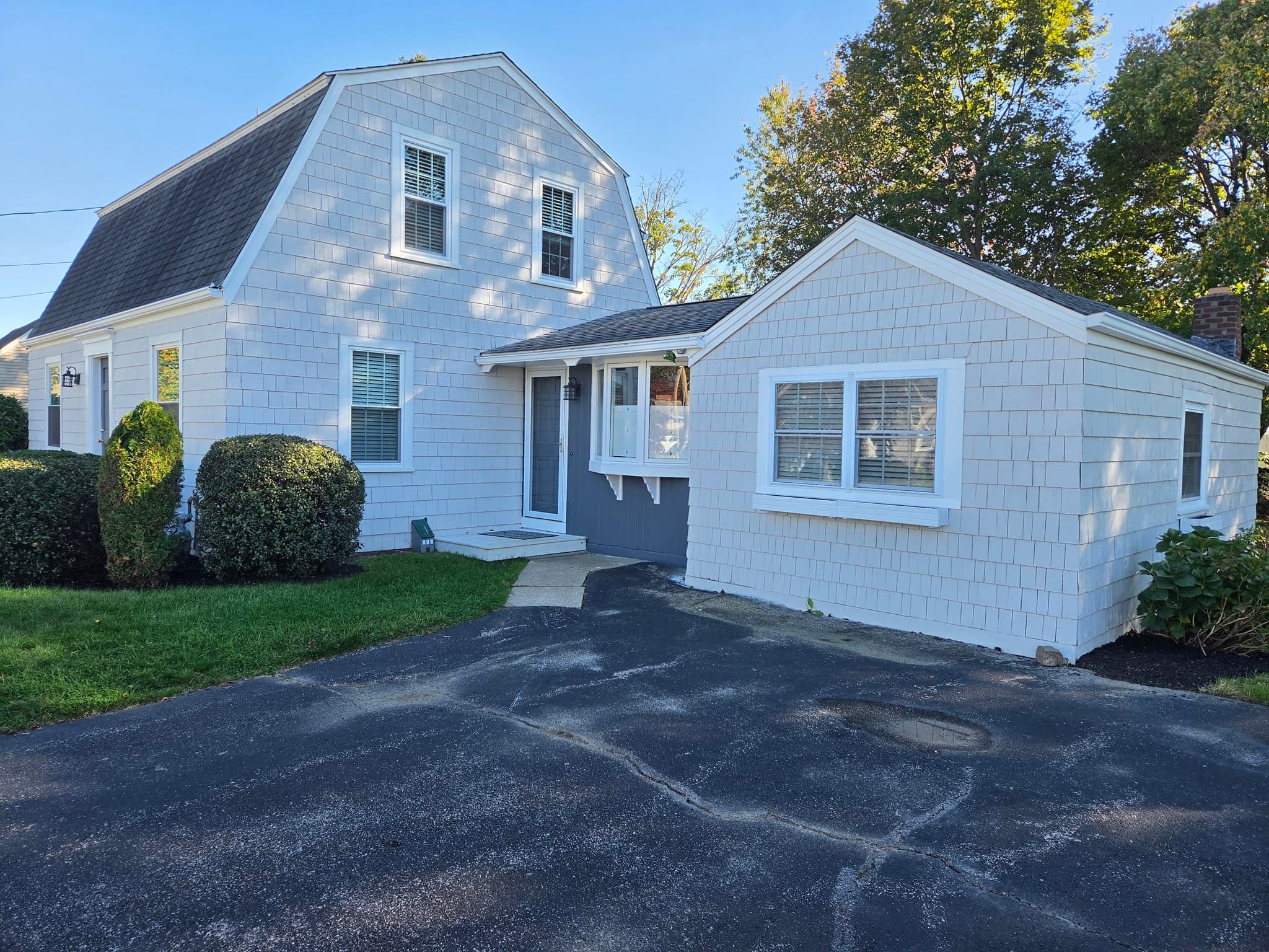 Single Family Residence at 101 Hillside Ave, Somerset MA 02726, photo 5 of 42