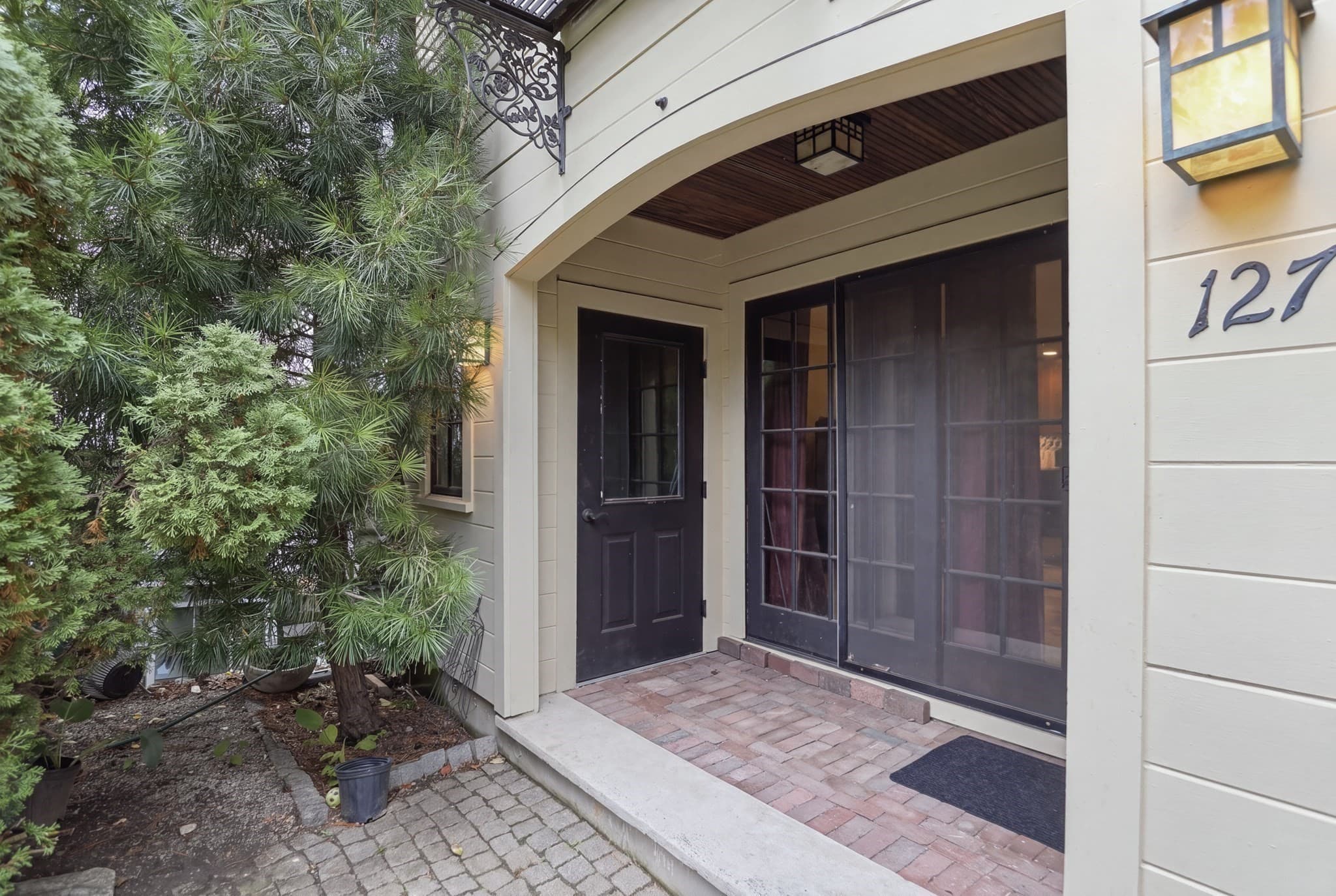 Single Family Residence at 127 Cushing St, Cambridge MA 02138, Cambridge, photo 6 of 32