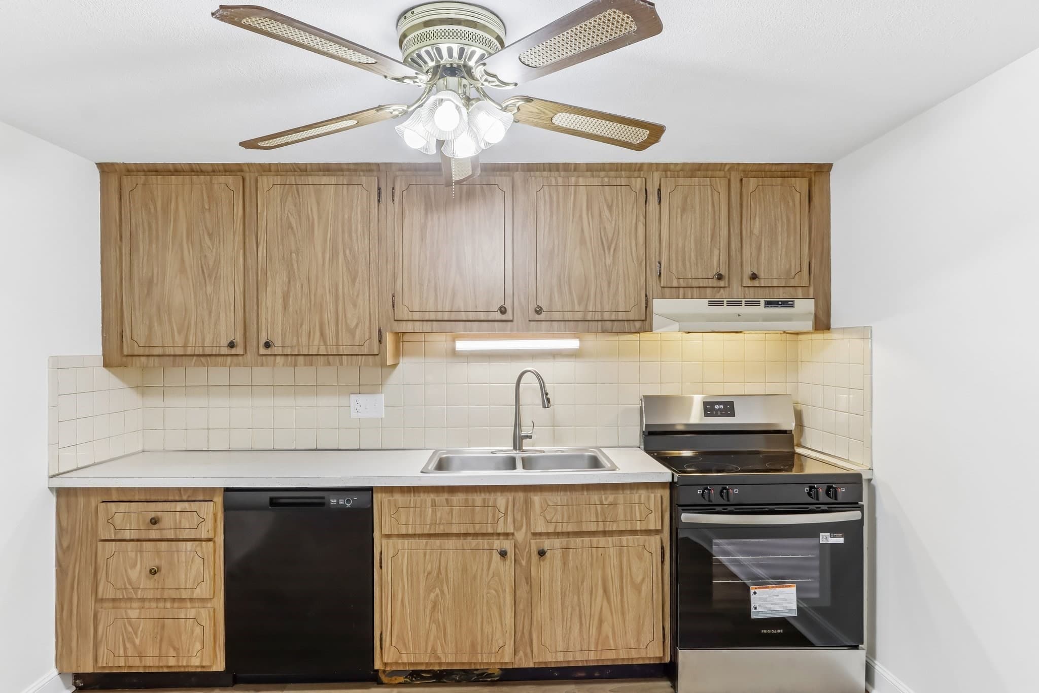 Condominium at 7 Walker Rd # 10, North Andover MA 01845, photo 10 of 22