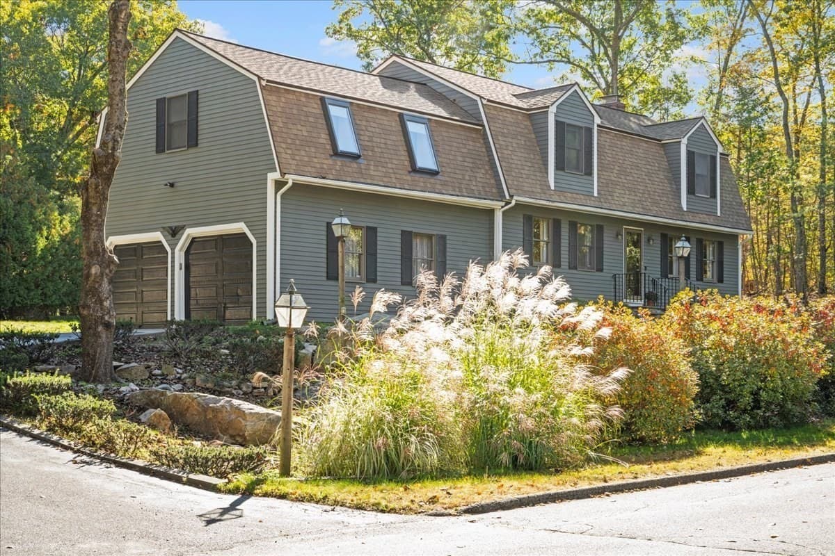 Single Family Residence at 4 Garrison Ln, Southborough MA 01772, Southborough, photo 2 of 42