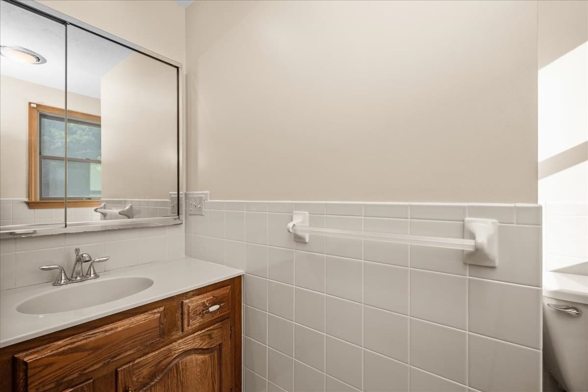 Single Family Residence at 4 Garrison Ln, Southborough MA 01772, Southborough, photo 22 of 42
