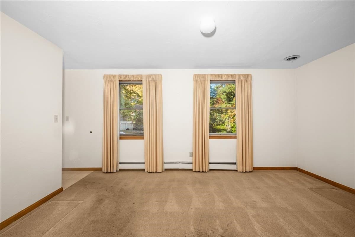 Single Family Residence at 4 Garrison Ln, Southborough MA 01772, Southborough, photo 7 of 42