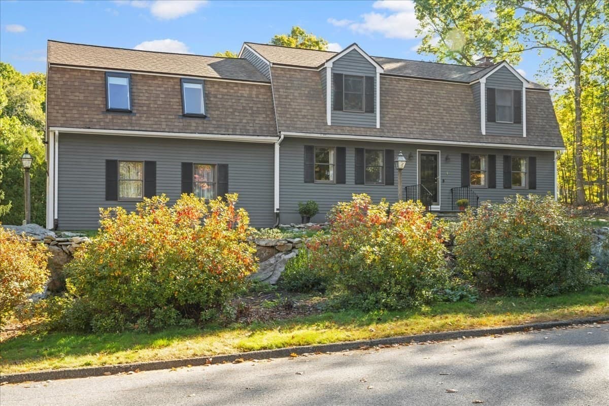 4 Garrison Ln, Southborough MA 01772