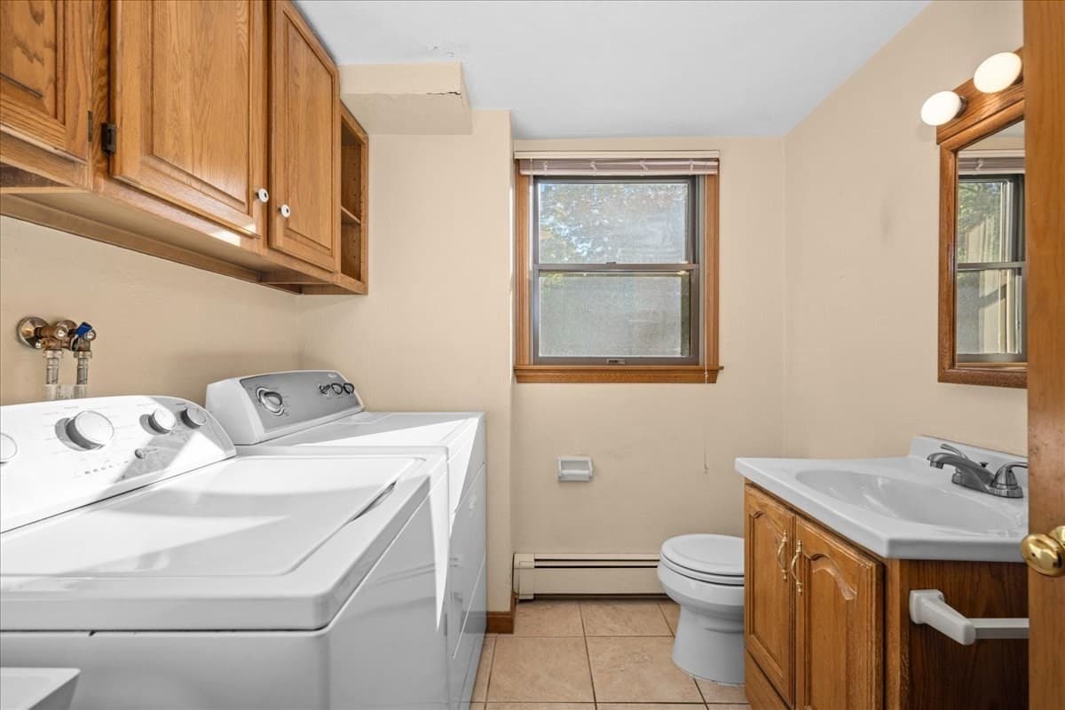 Single Family Residence at 4 Garrison Ln, Southborough MA 01772, Southborough, photo 15 of 42
