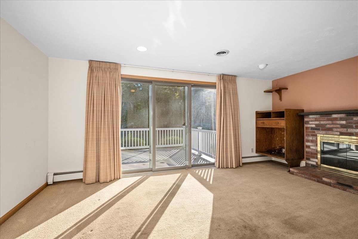 Single Family Residence at 4 Garrison Ln, Southborough MA 01772, Southborough, photo 11 of 42