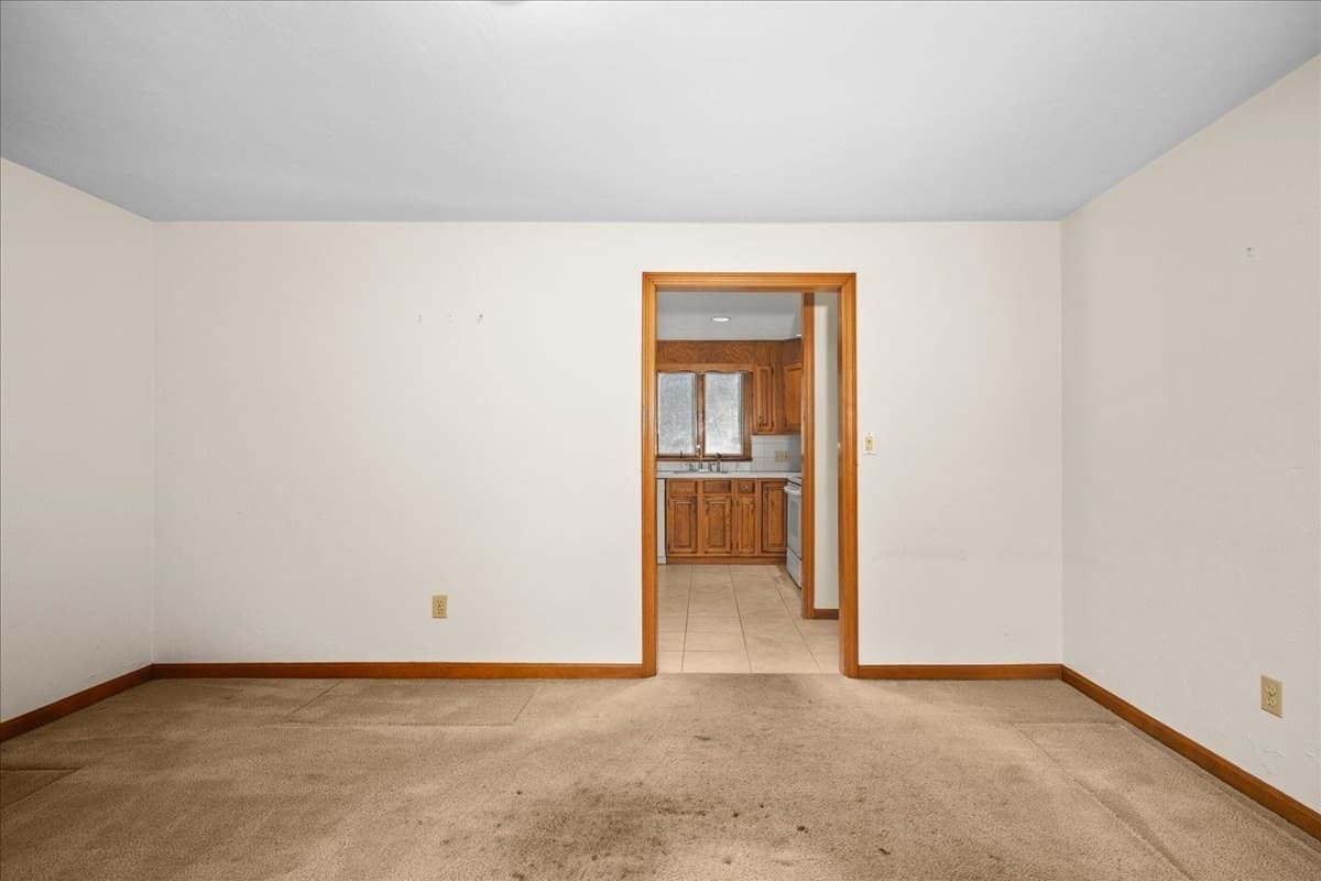 Single Family Residence at 4 Garrison Ln, Southborough MA 01772, Southborough, photo 8 of 42