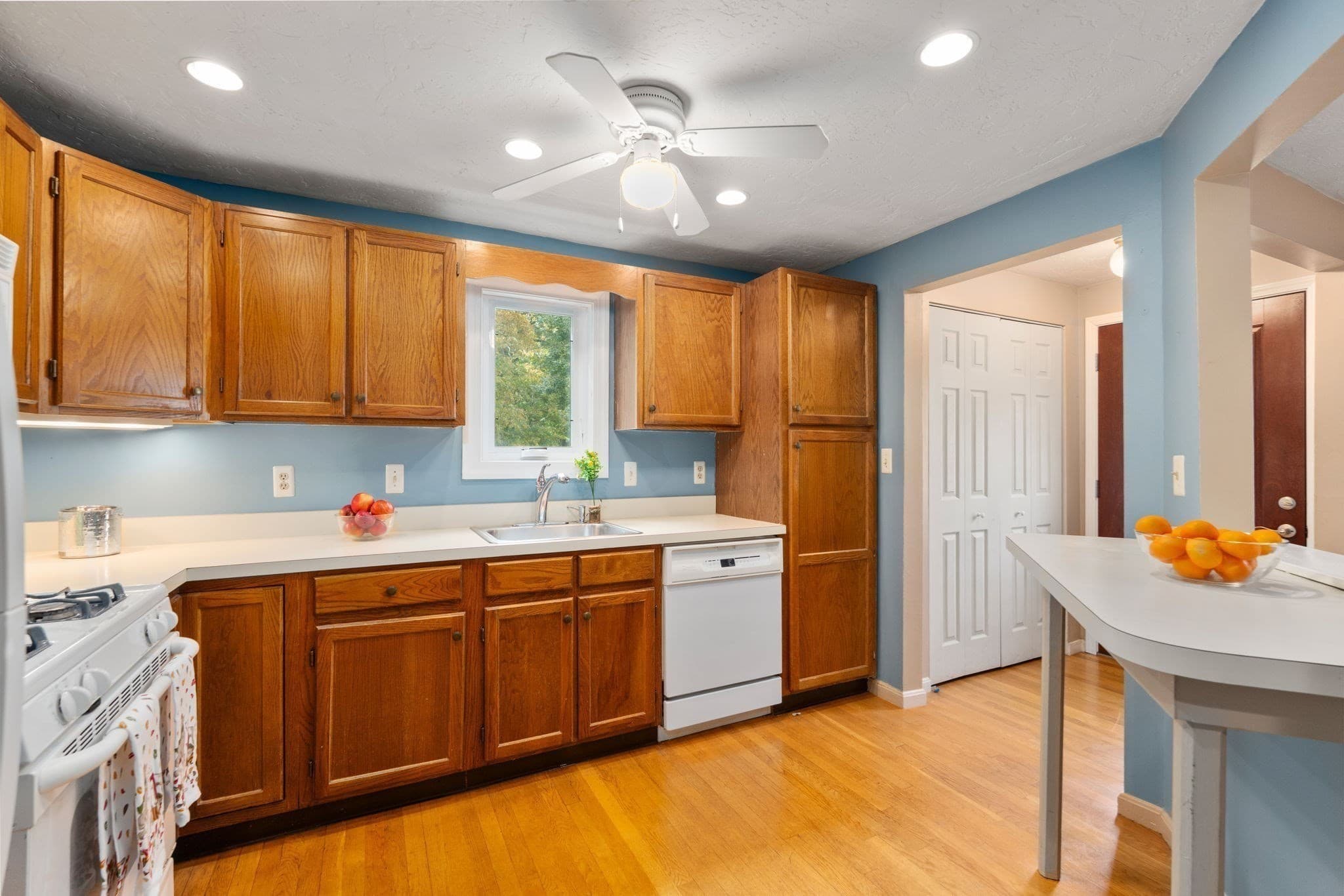 Condex at 8 Lauren Drive # 8, Rockland MA 02370, photo 5 of 31