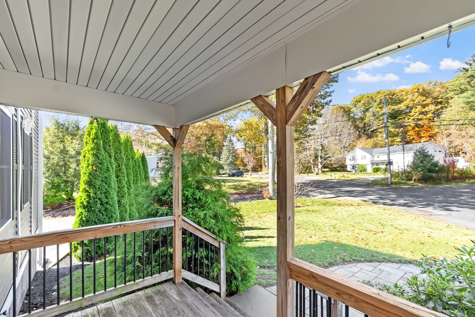 Single Family Residence at 122 Ellis Rd, Westminster MA 01473, photo 6 of 39