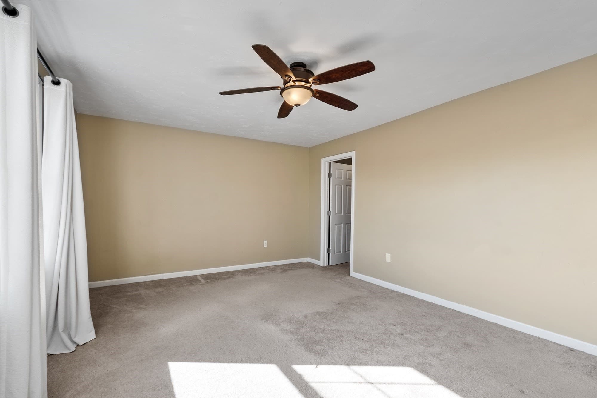 Single Family Residence at 122 Ellis Rd, Westminster MA 01473, photo 16 of 39