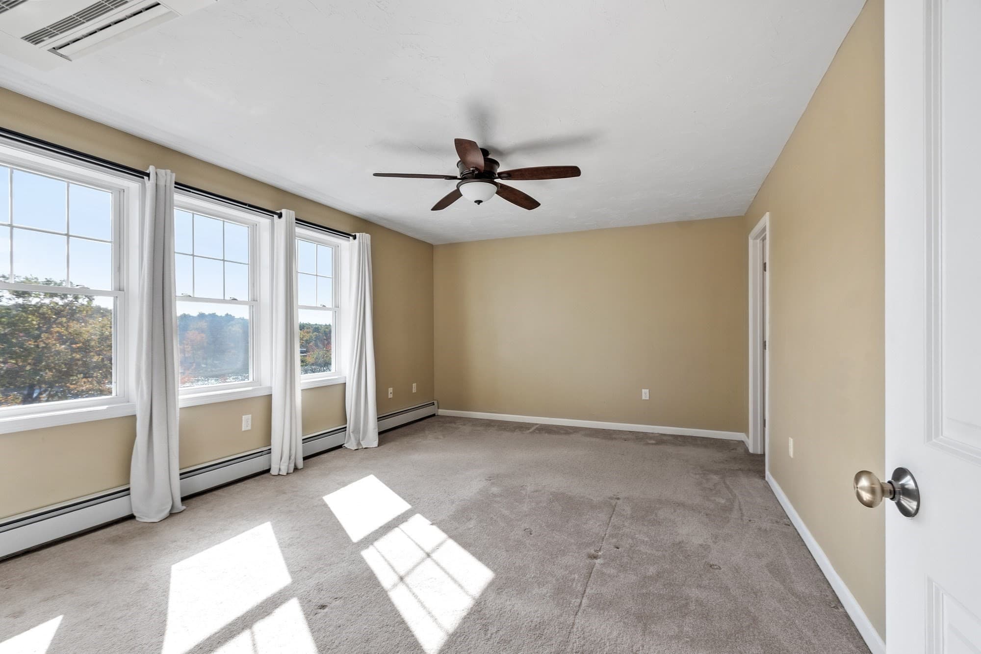 Single Family Residence at 122 Ellis Rd, Westminster MA 01473, photo 18 of 39
