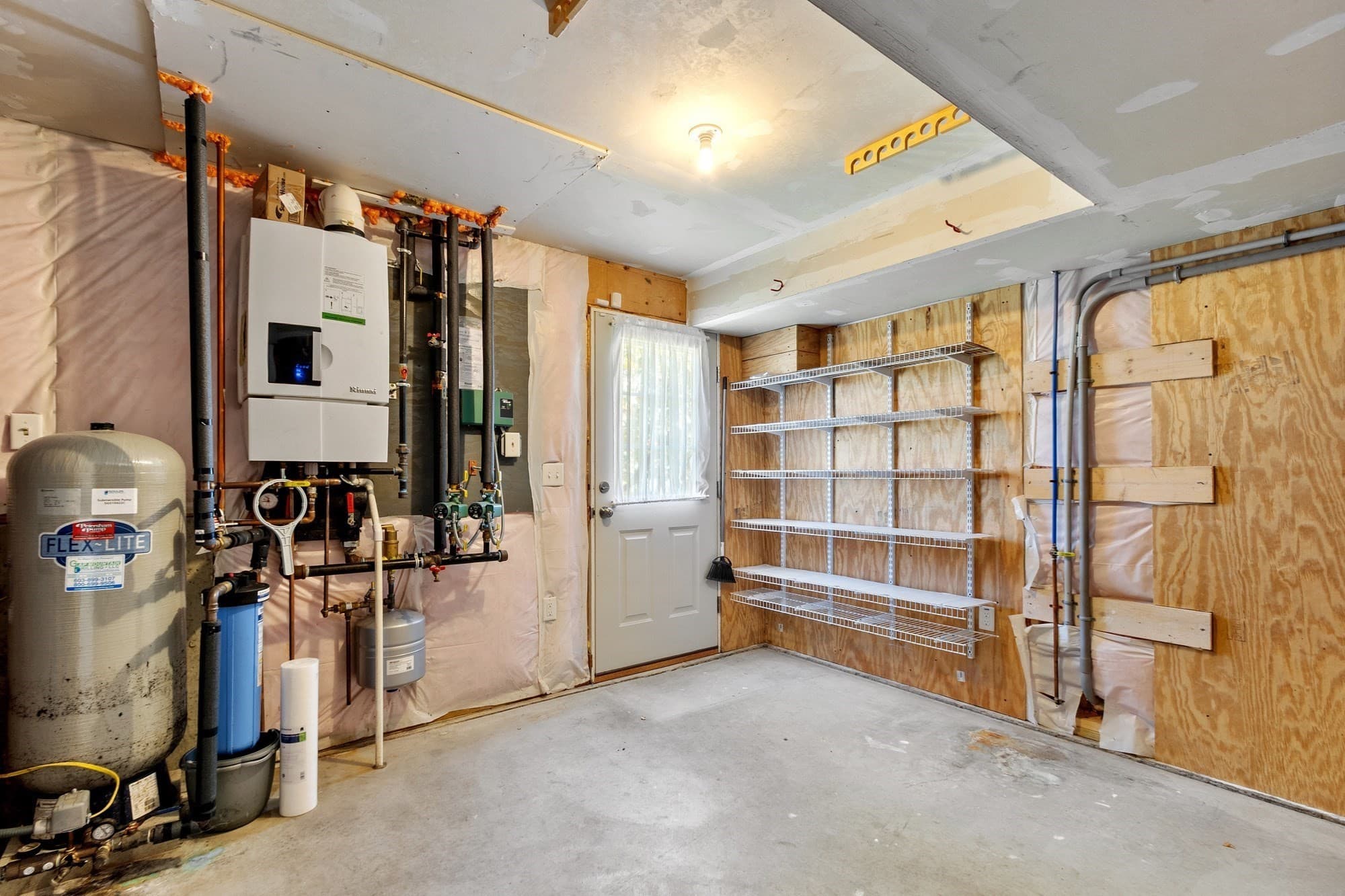 Single Family Residence at 122 Ellis Rd, Westminster MA 01473, photo 35 of 39