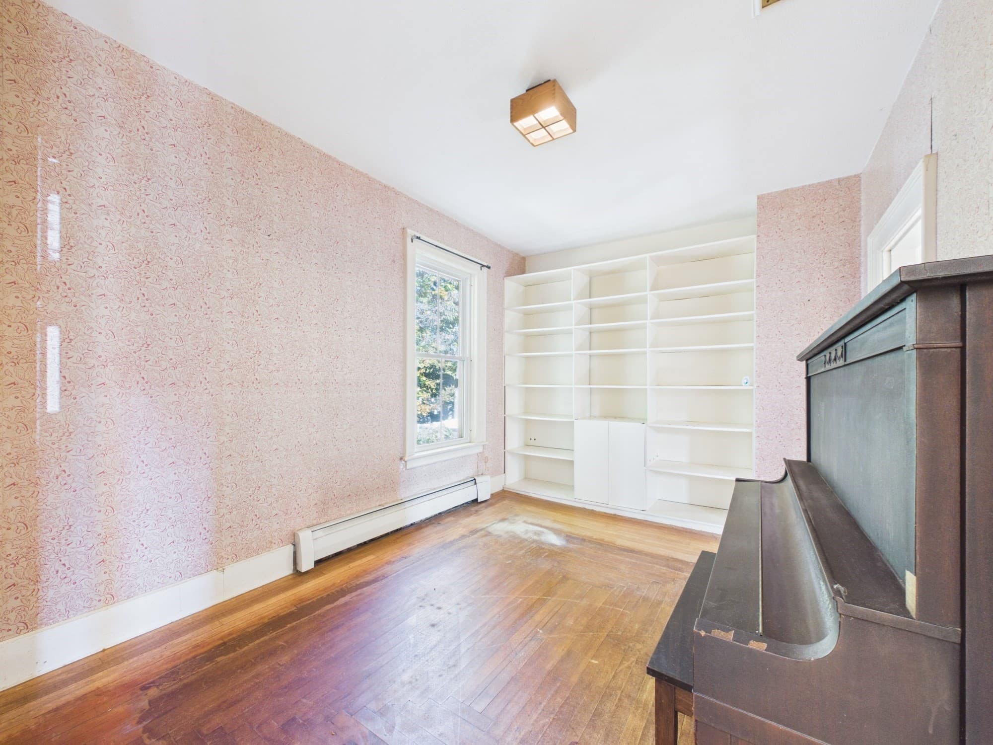 Single Family Residence at 56 Glover St, Southbridge MA 01550, photo 13 of 32